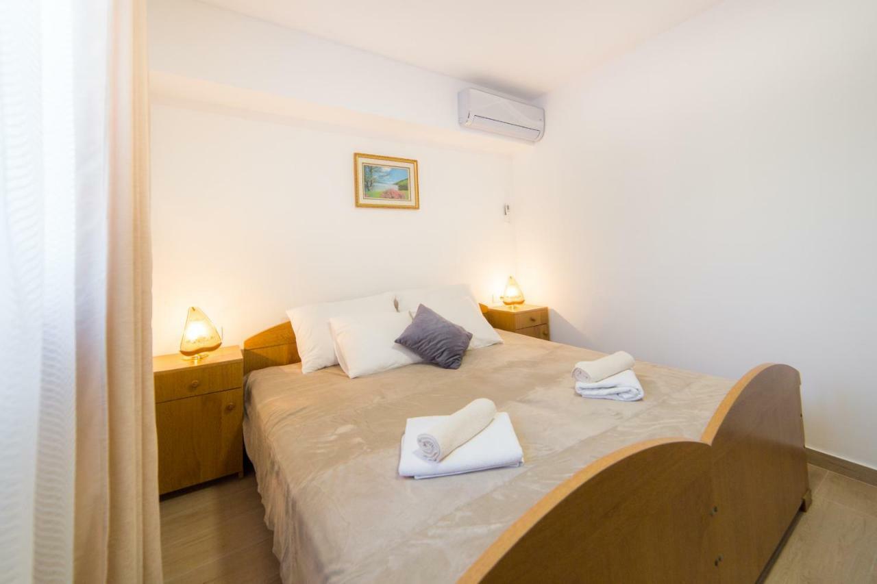 Apartments Relax Baška Voda Extérieur photo