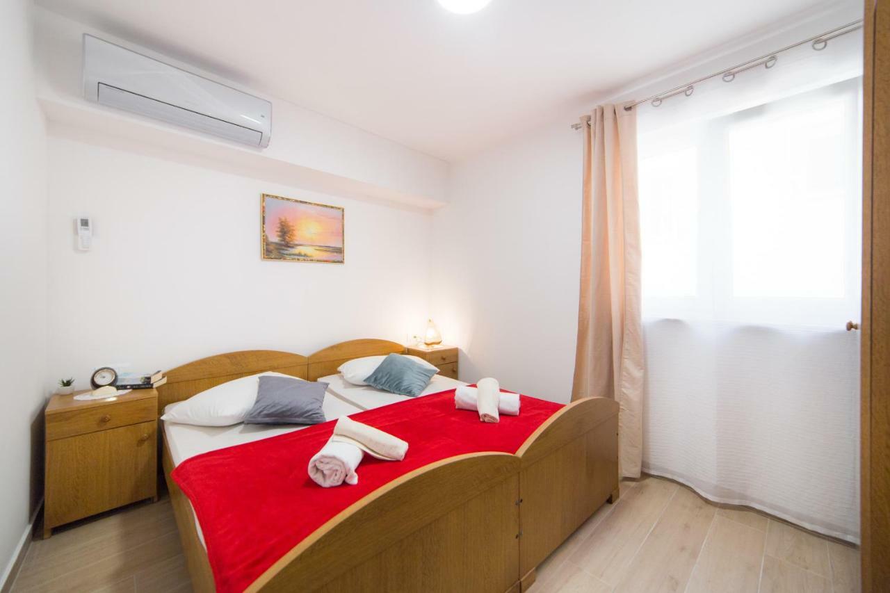Apartments Relax Baška Voda Extérieur photo