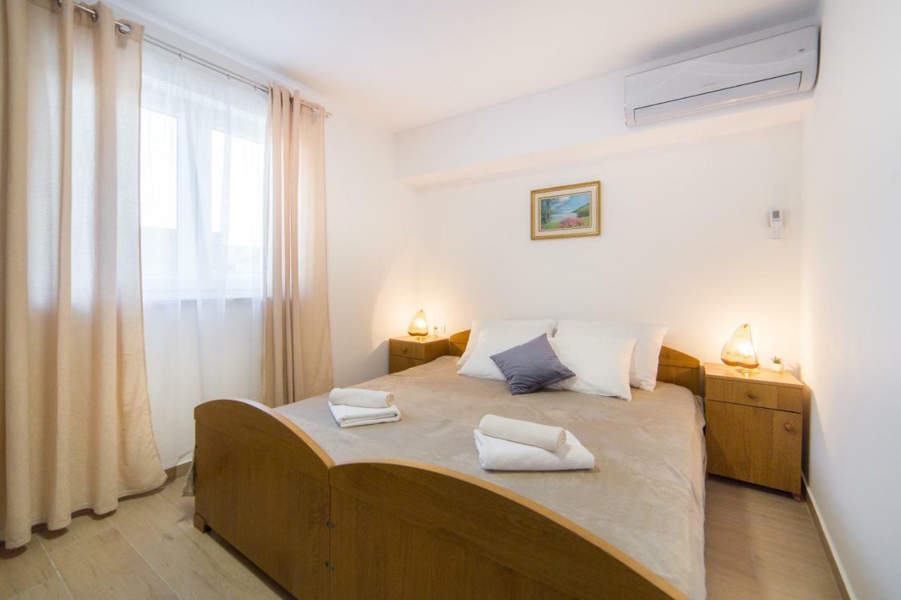 Apartments Relax Baška Voda Extérieur photo