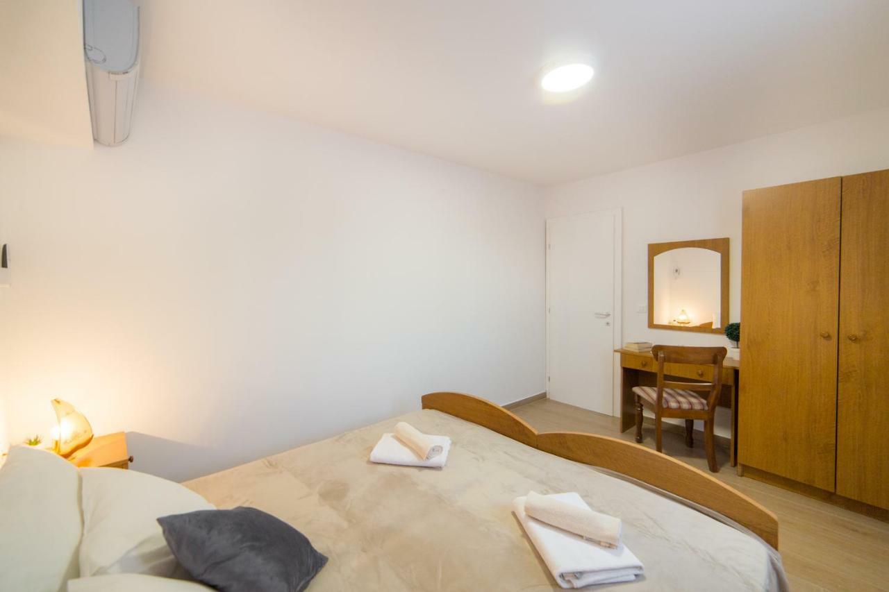 Apartments Relax Baška Voda Extérieur photo